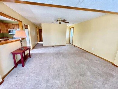 385 N Maple St, Lancaster, OH 43130 - photo 4