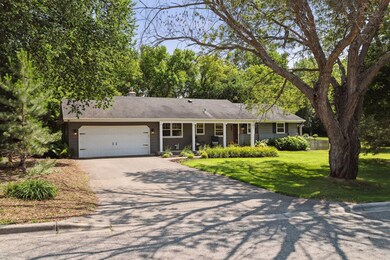 17609 Leemans Dr, Minnetonka, MN 55345 - photo 3