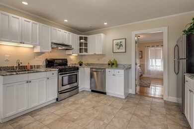 2 Melvin St unit 1, Wakefield, MA 01880 - photo 5