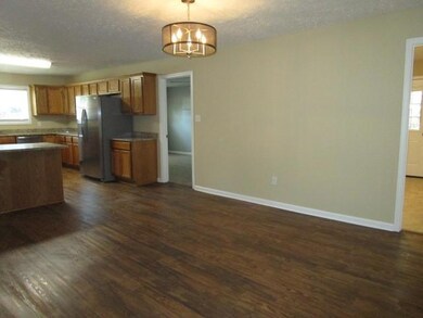 105 Holiday Blvd, Pineville, LA 71360 - photo 4