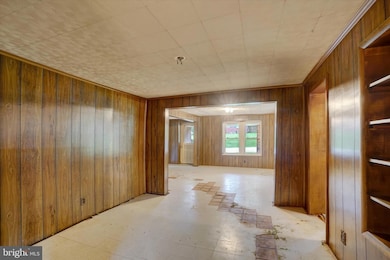 9448 E Springfield Rd, Seven Valleys, PA 17360 - photo 4