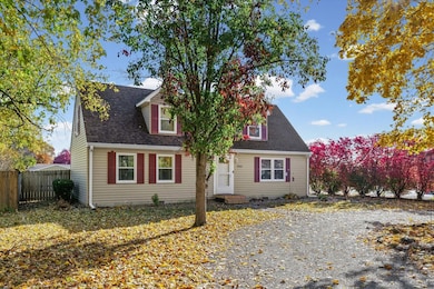 604 S 2nd St, Fisher, IL 61843 - photo 2