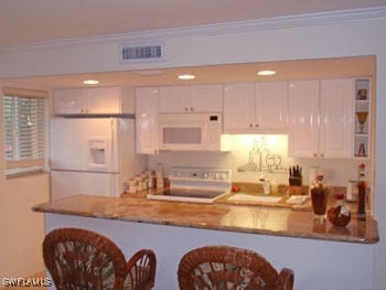 480 5th St S unit 202, Naples, FL 34102 - photo 2