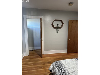 1015 E 10th St, the Dalles, OR 97058 - photo 7