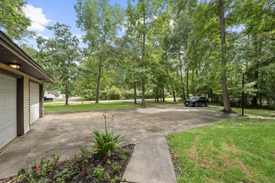 29611 E Hawthorne Dr, Spring, TX 77386 - photo 4