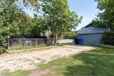 1301 10th St S, Fargo, ND 58103 - photo 5