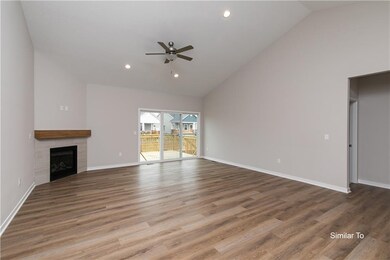 9816 Thorton Dr, Johnston, IA 50131 - photo 3