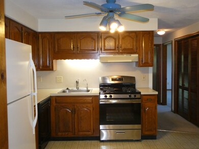 209 Apache Way, Tewksbury, MA 01876 - photo 4