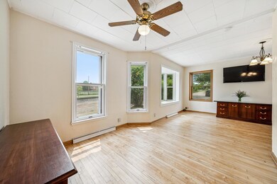 Living / Dining Area