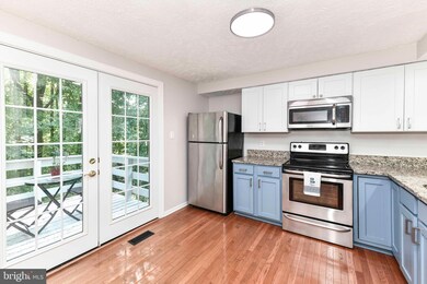 1663 Fieldthorn Dr, Reston, VA 20194 - photo 6