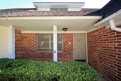 5607 Bent Bough Ln, Houston, TX 77088 - photo 4