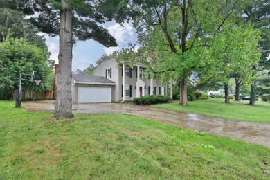 5951 Effingham Rd, Columbus, OH 43213 - photo 2