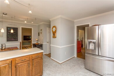 Eat-In Kitchen