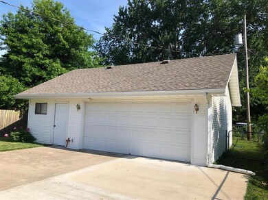 2911 Stevens Ave, Parsons, KS 67357 - photo 2