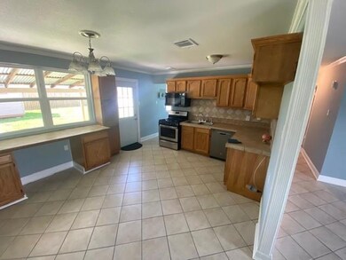 2745 Erin Dr, Marrero, LA 70072 - photo 4