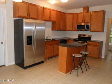 400 Surrey Dr, Hawley, PA 18428 - photo 7