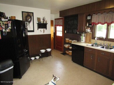 317 Spruce St, Walnutport, PA 18088 - photo 7