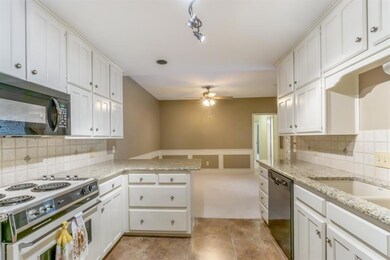 239 Mountainview Dr, Hurst, TX 76054 - photo 6