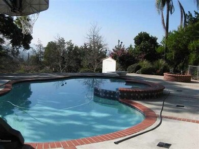 JACUZZI AND FIRE RING