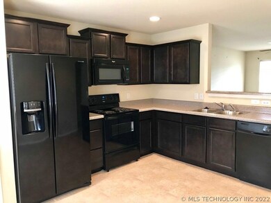 14784 S Glenn St, Glenpool, OK 74033 - photo 4