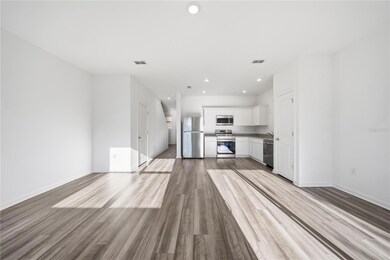 6155 Daerr Ridge St, Zephyrhills, FL 33542 - photo 5