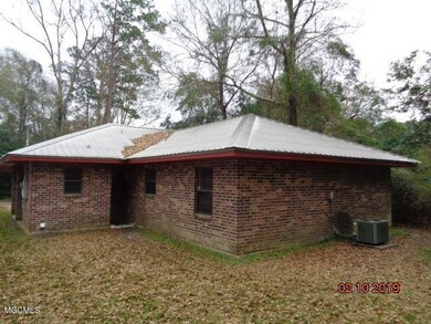 320 S Howard Ave, Picayune, MS 39466 - photo 2