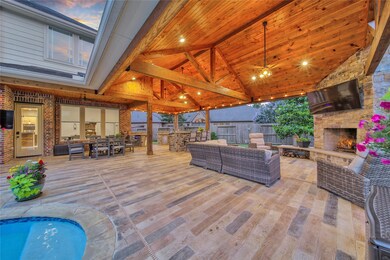 5202 Paintbrush Falls Ct, Fulshear, TX 77441 - photo 4