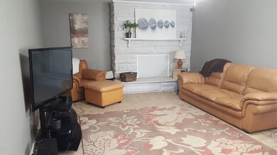 Living Rm - Fireplace