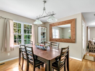 Bright & Sunny Dining Room