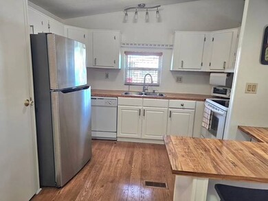 303 Chives St, Sebring, FL 33872 - photo 4