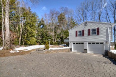 25 Southgate Dr, Bedford, NH 03110 - photo 2