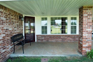 407 Dana Ln, McLoud, OK 74851 - photo 2