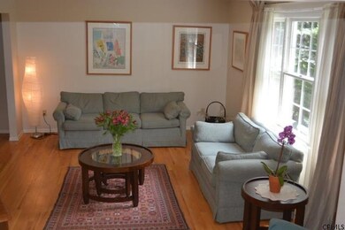 31 Green Meadows Ln, Albany, NY 12211 - photo 2