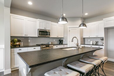 3996 SW Coyote Ave, Redmond, OR 97756 - photo 2