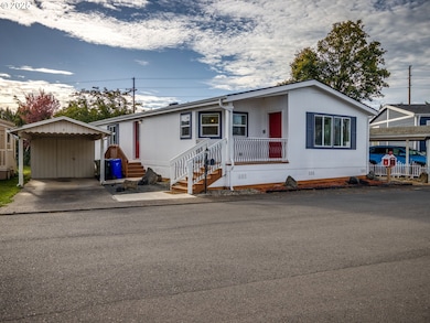 570 N 10th Ave unit 2, Cornelius, OR 97113 - photo 2