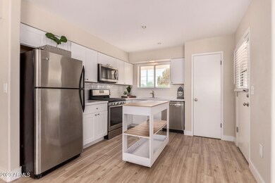 10111 W Deanita Ln, Sun City, AZ 85351 - photo 3