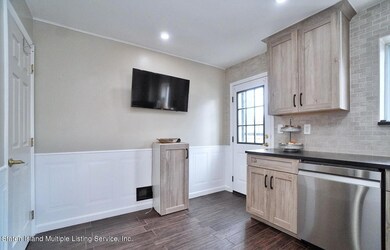 18 Guinevere Ln, Staten Island, NY 10310 - photo 7