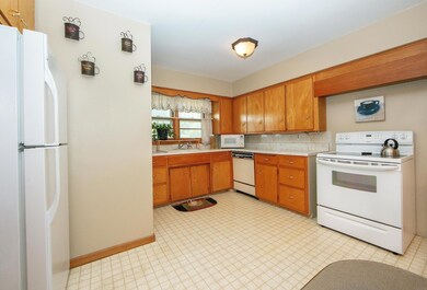 1503 W 8th St, Cedar Falls, IA 50613 - photo 6
