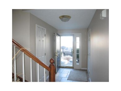 Entry/Foyer.