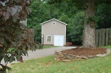 2993 Dillon Rd, Jamestown, NC 27282 - photo 2