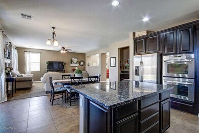 03Kitchen-LivingRoom