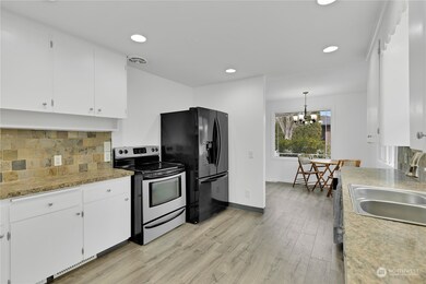 3302 Grandview Dr W, University Place, WA 98466 - photo 5