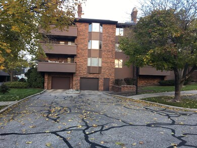 5_Condo_exterior