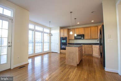 16493 Steerage Cir, Woodbridge, VA 22191 - photo 7