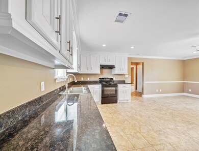 8221 Brockton St unit A, Houston, TX 77017 - photo 6