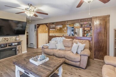 607 Graham St, Cleburne, TX 76033 - photo 3