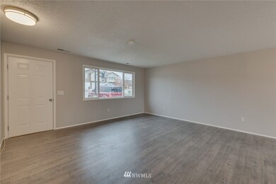 318 S Jarvis Ave, East Wenatchee, WA 98802 - photo 3