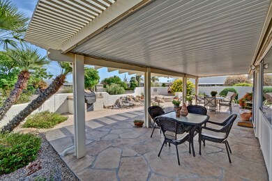 BEAUTIFUL BACK FLAG STONE PATIO