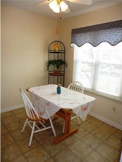 1118 Putnam Blvd unit 90, Wallingford, PA 19086 - photo 3