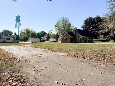 215 N State St, South Whitley, IN 46787 - photo 4